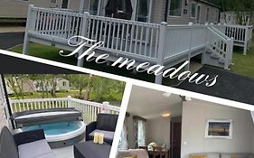 41 The Meadows Luxury Hot Tub Holidays Tattershall Lakes